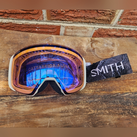 SMITH Goggles with Blue and Orange Lens - Picture 1 of 3